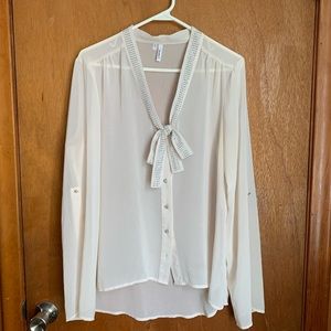 🦋 2/$22 or $15 🦋 Sheer Sequined Blouse Sz. L